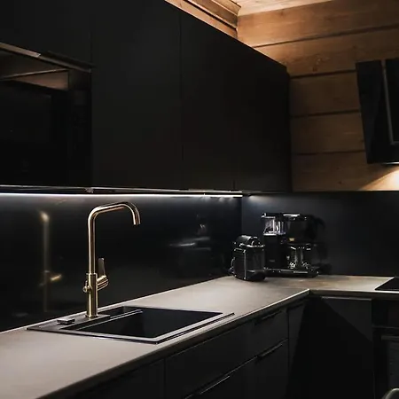Le-villa Black